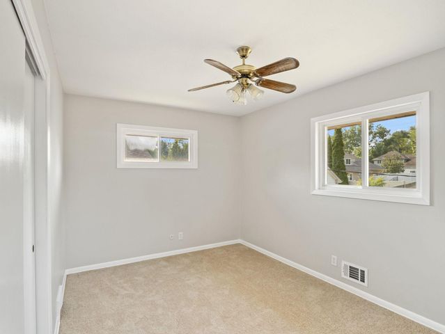 10909 Oak Knoll Terrace S, Minnetonka, MN 55305