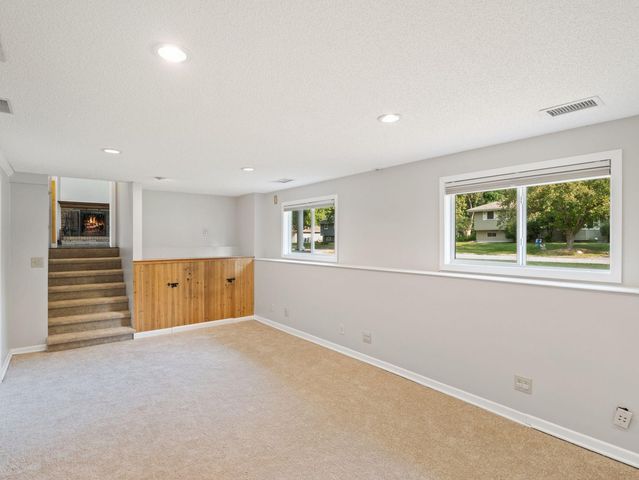 10909 Oak Knoll Terrace S, Minnetonka, MN 55305