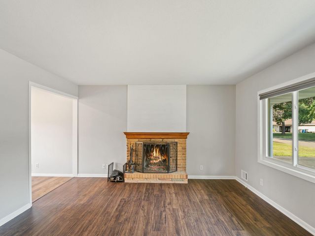 10909 Oak Knoll Terrace S, Minnetonka, MN 55305