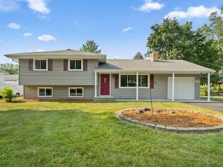 10909 Oak Knoll Terrace S, Minnetonka, MN 55305