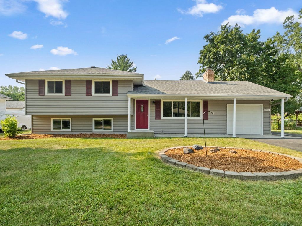 10909 Oak Knoll Terrace S, Minnetonka, MN 55305