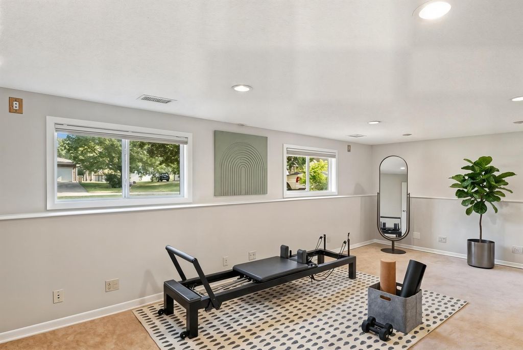 10909 Oak Knoll Terrace S, Minnetonka, MN 55305 — photo 4