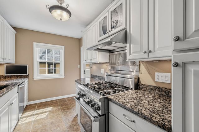 1305 Creston Avenue, Des Moines, IA 50315