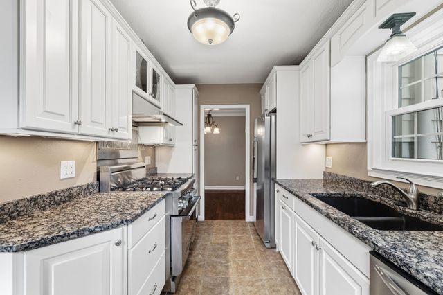 1305 Creston Avenue, Des Moines, IA 50315
