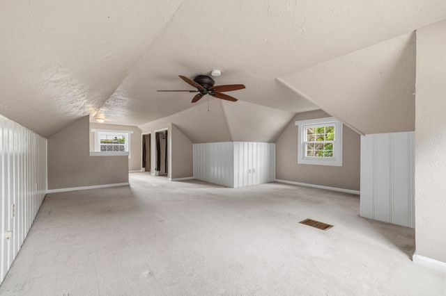 1305 Creston Avenue, Des Moines, IA 50315