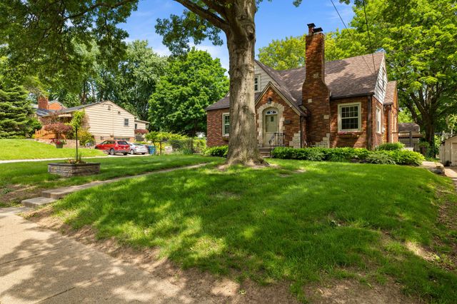 1305 Creston Avenue, Des Moines, IA 50315