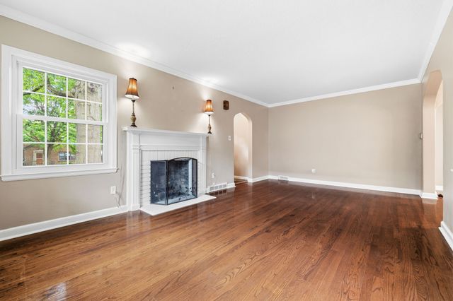 1305 Creston Avenue, Des Moines, IA 50315
