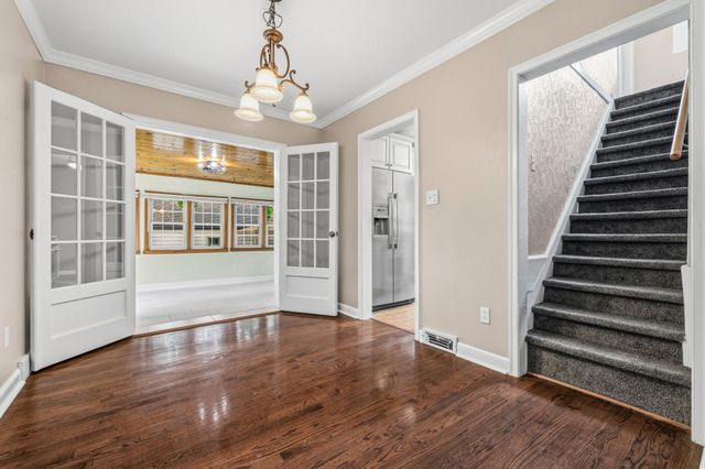 1305 Creston Avenue, Des Moines, IA 50315