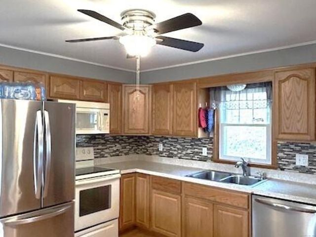 30 Clinton Place, Wallingford, CT 06492