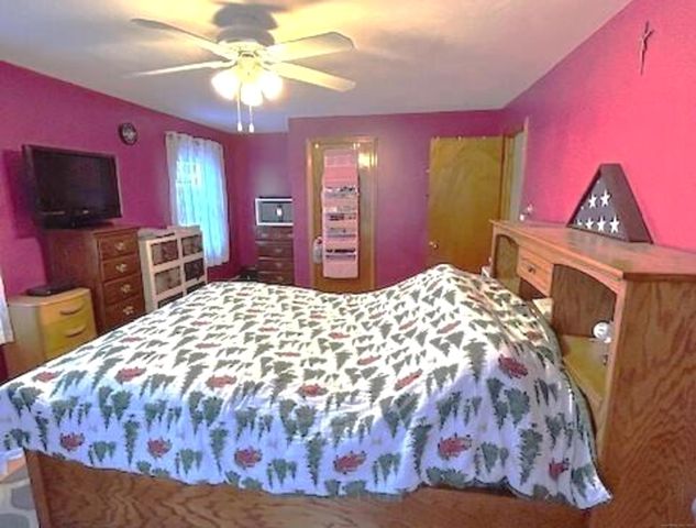 30 Clinton Place, Wallingford, CT 06492