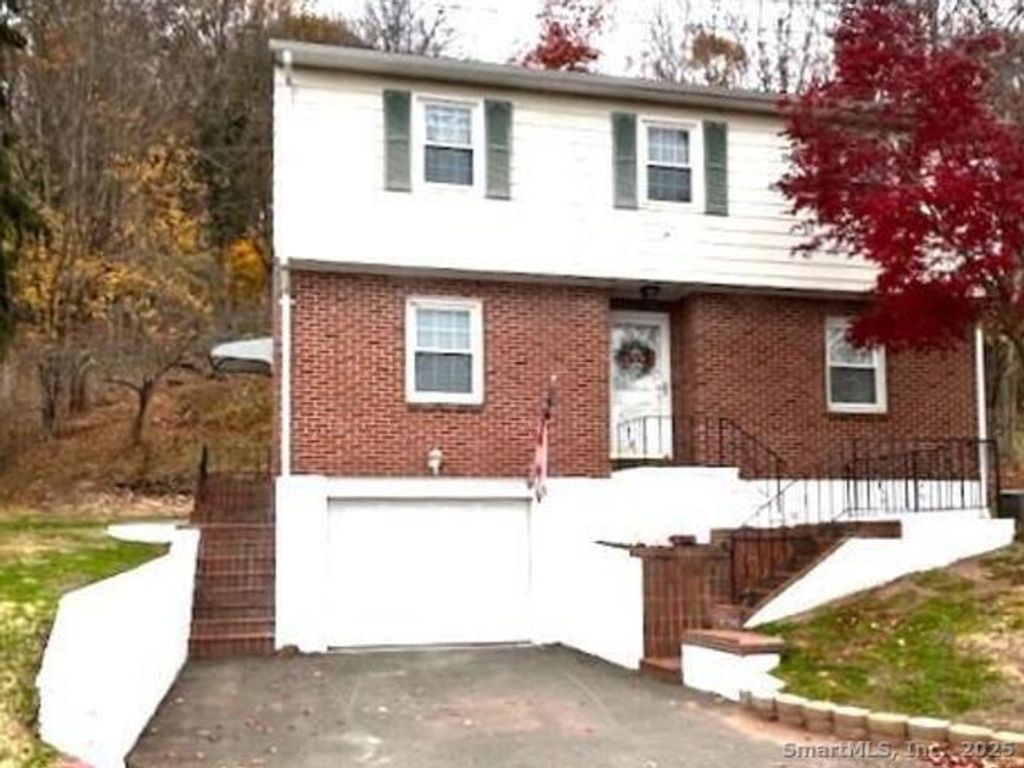 30 Clinton Place, Wallingford, CT 06492