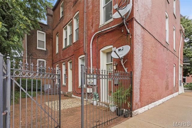 1900 Sidney Street D, St Louis, MO 63104