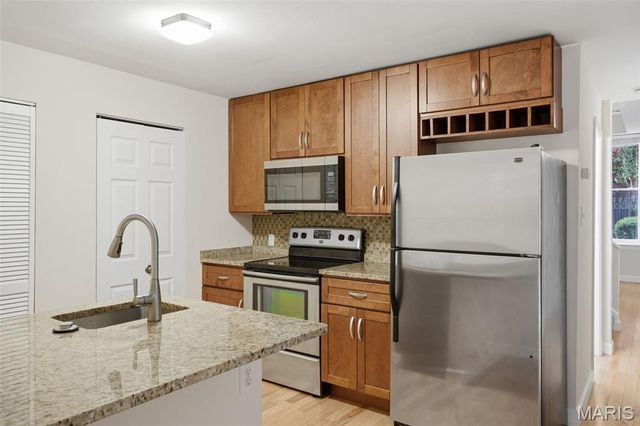 1900 Sidney Street D, St Louis, MO 63104