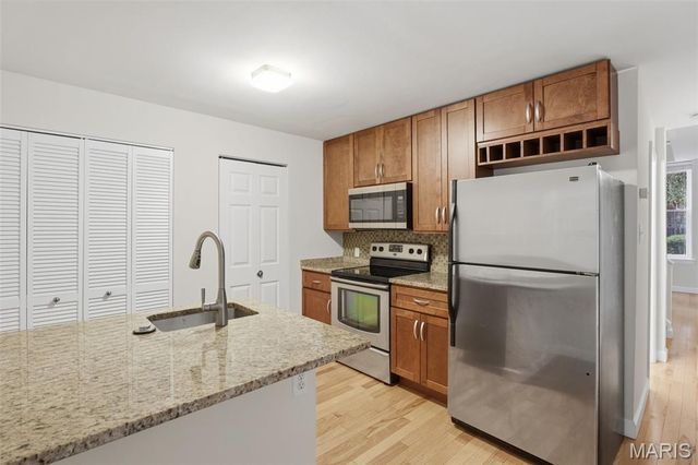 1900 Sidney Street D, St Louis, MO 63104