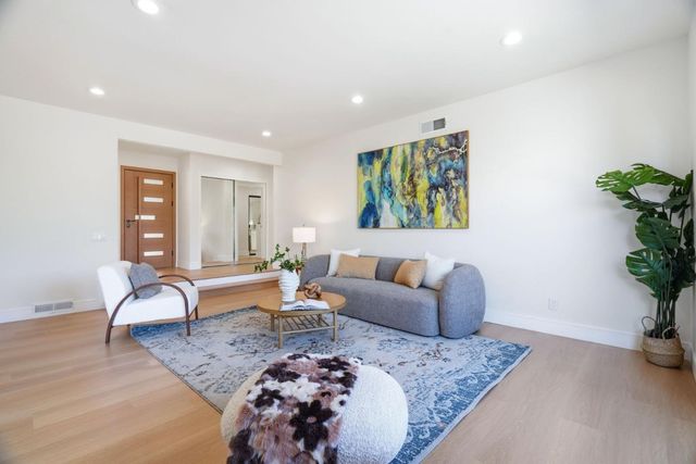 629 Pilgrim Drive, Foster City, CA 94404