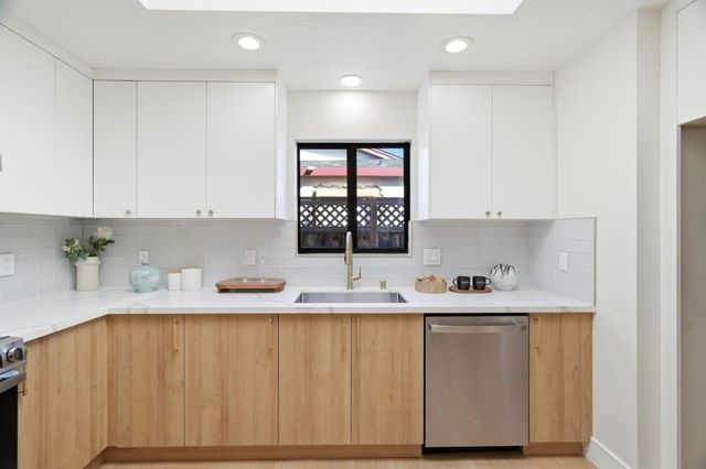 629 Pilgrim Drive, Foster City, CA 94404