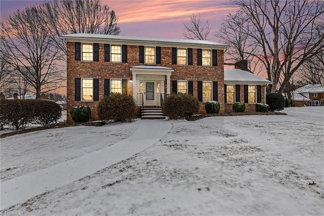 7010 Stancliff Court, Clemmons, NC 27012