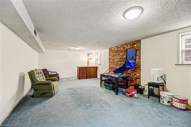 7010 Stancliff Court, Clemmons, NC 27012