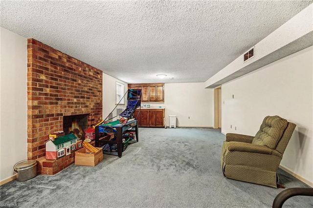 7010 Stancliff Court, Clemmons, NC 27012