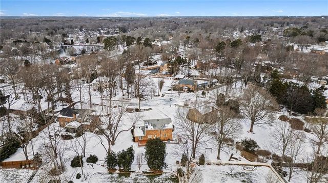 7010 Stancliff Court, Clemmons, NC 27012