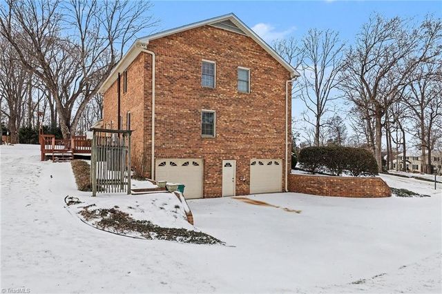 7010 Stancliff Court, Clemmons, NC 27012