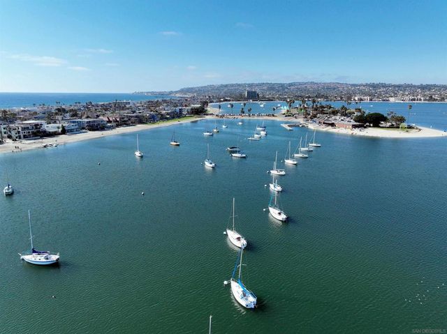3510 Bayside Lane, San Diego, CA 92109