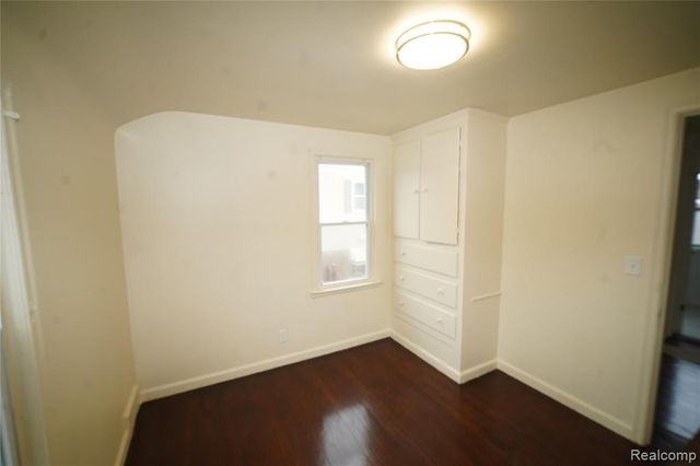 7241 W Outer Drive, Detroit, MI 48235