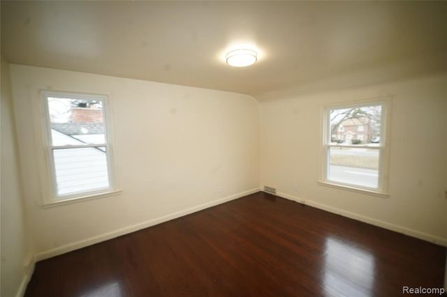 7241 W Outer Drive, Detroit, MI 48235