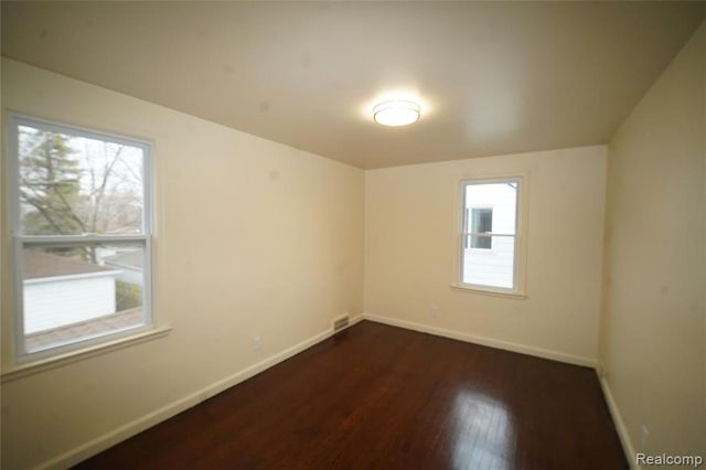 7241 W Outer Drive, Detroit, MI 48235