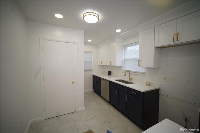 7241 W Outer Drive, Detroit, MI 48235