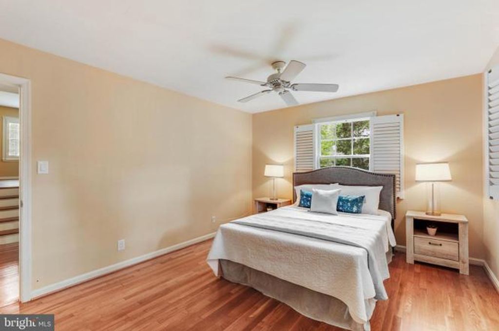 Image 20 of property listing at 9005 GREYLOCK ST, Alexandria, VA 22308