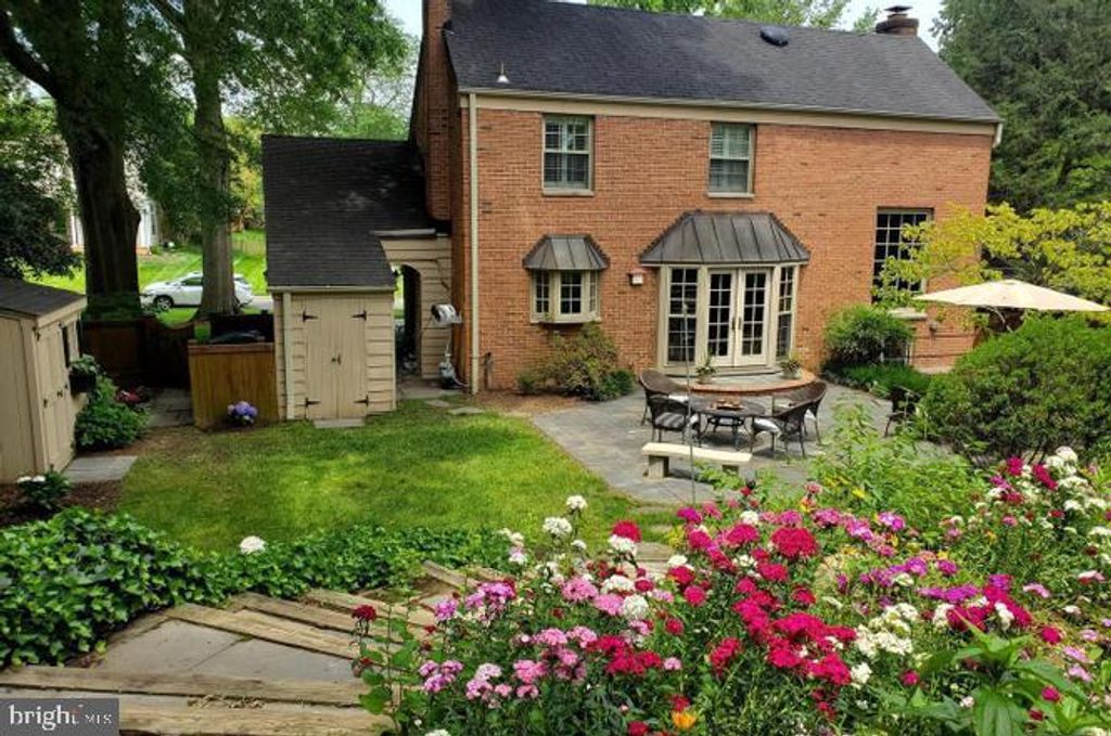 Image 41 of property listing at 9005 GREYLOCK ST, Alexandria, VA 22308