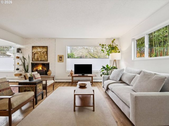 3332 Se 9TH Ave, Portland, OR 97202