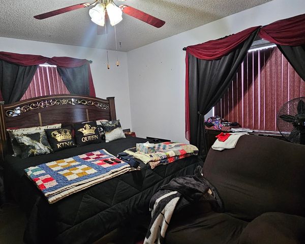 2420 N Edgemoor St, Wichita, KS 67220