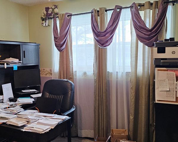 2420 N Edgemoor St, Wichita, KS 67220