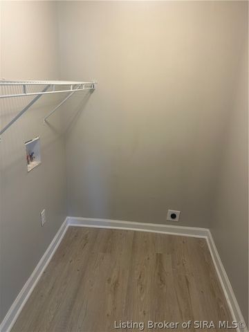 333 S 1st Street, Austin, IN 47102