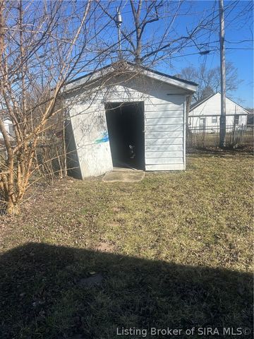 333 S 1st Street, Austin, IN 47102