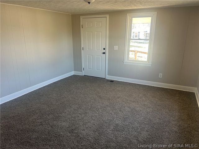 333 S 1st Street, Austin, IN 47102