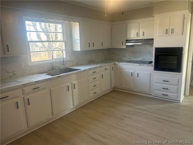 333 S 1st Street, Austin, IN 47102