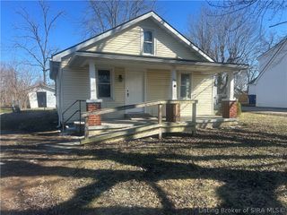 333 S 1st Street, Austin, IN 47102