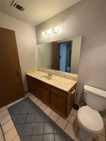 7601 St Amant PL A, Austin, TX 78749
