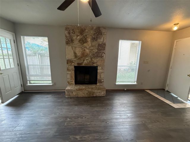 7601 St Amant PL A, Austin, TX 78749
