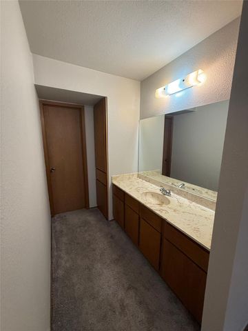 7601 St Amant PL A, Austin, TX 78749