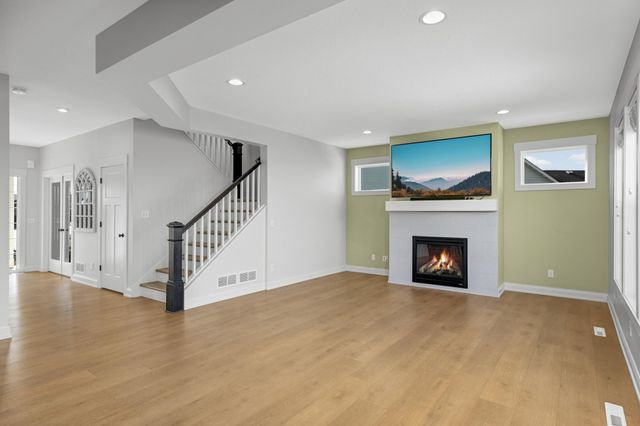 20377 Hampton Court, Lakeville, MN 55044