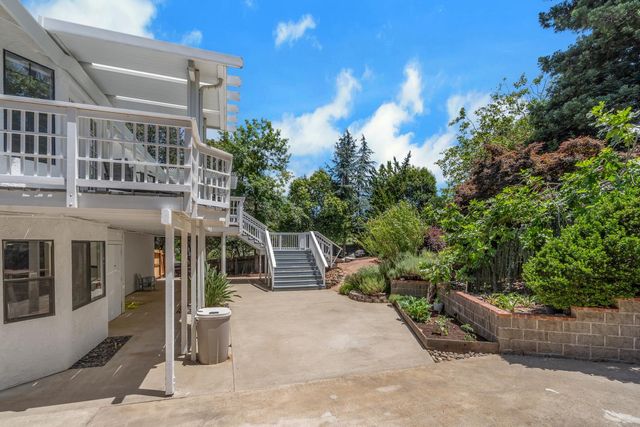 924 Yosemite Ln, El Dorado Hills, CA 95762
