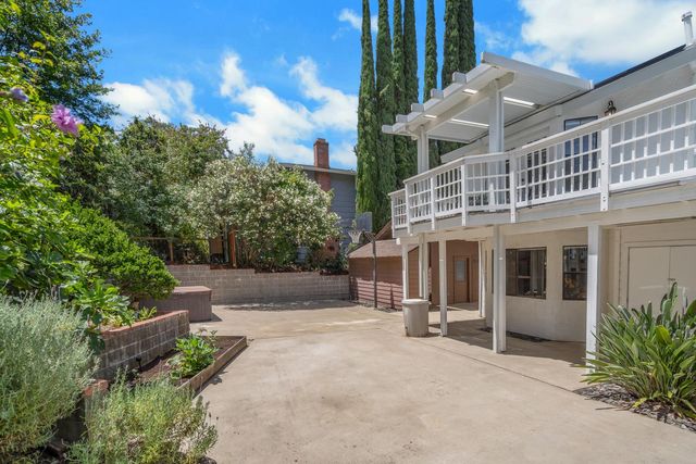 924 Yosemite Ln, El Dorado Hills, CA 95762