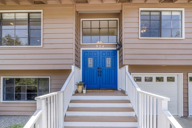 924 Yosemite Ln, El Dorado Hills, CA 95762