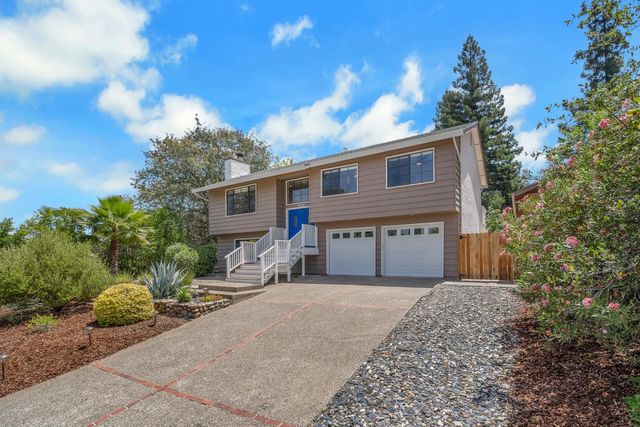 924 Yosemite Ln, El Dorado Hills, CA 95762