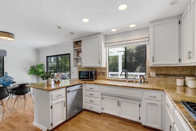 924 Yosemite Ln, El Dorado Hills, CA 95762