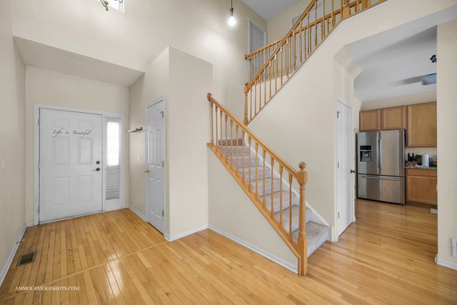 2295 STOUGHTON Drive, Aurora, IL 60502